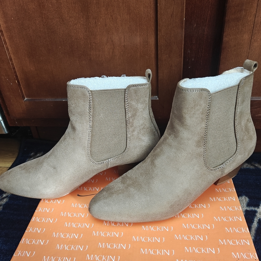 Mackin J Girl Taupe Booties